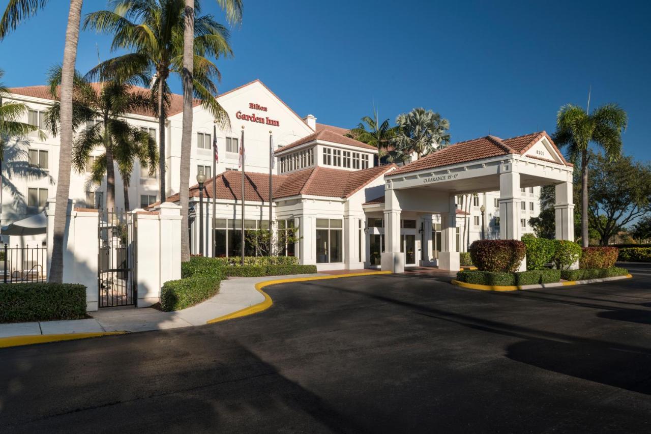 Hilton Garden Inn Boca Raton Exterior photo