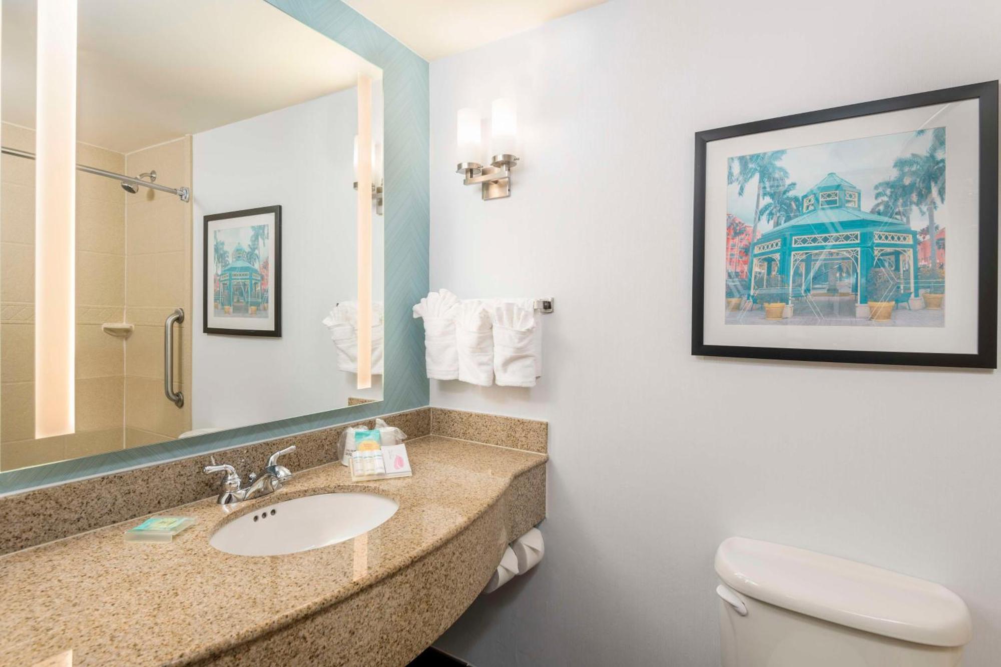 Hilton Garden Inn Boca Raton Exterior photo