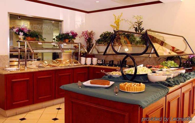 Hilton Garden Inn Boca Raton Restaurant photo